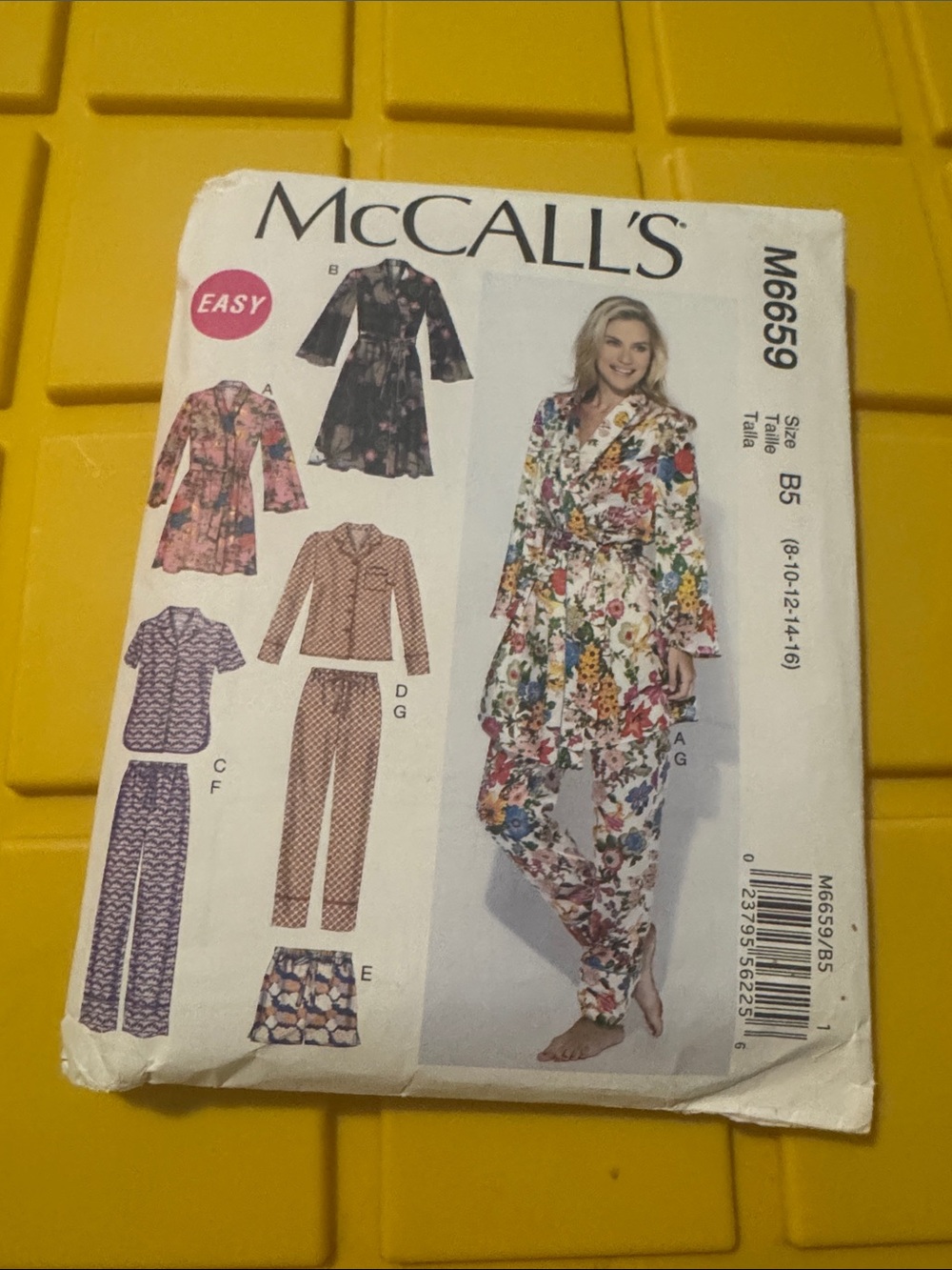 McCALL'S Women's Floral Pantsuit Pattern - White Multi